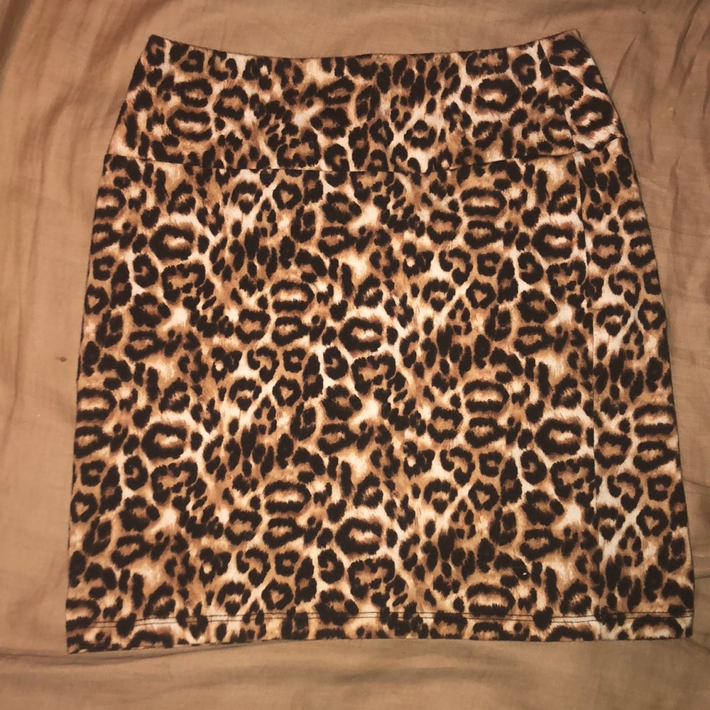 Leopard print mini skirt